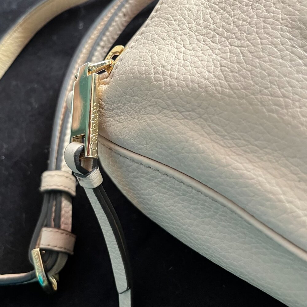 Calvin Klein Cream Crossbody Bag/Purse Front Zipper Pouch - Picture 4 of 6